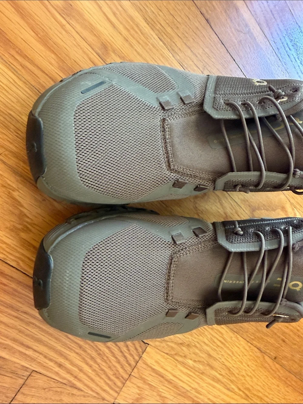 On Running Men's Cloud 6 Sneakers in Grizzly Grizzly(earth-toned brown)
